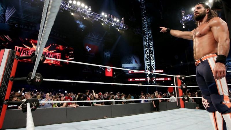 Seth Rollins wins the Men's Royal Rumble match.